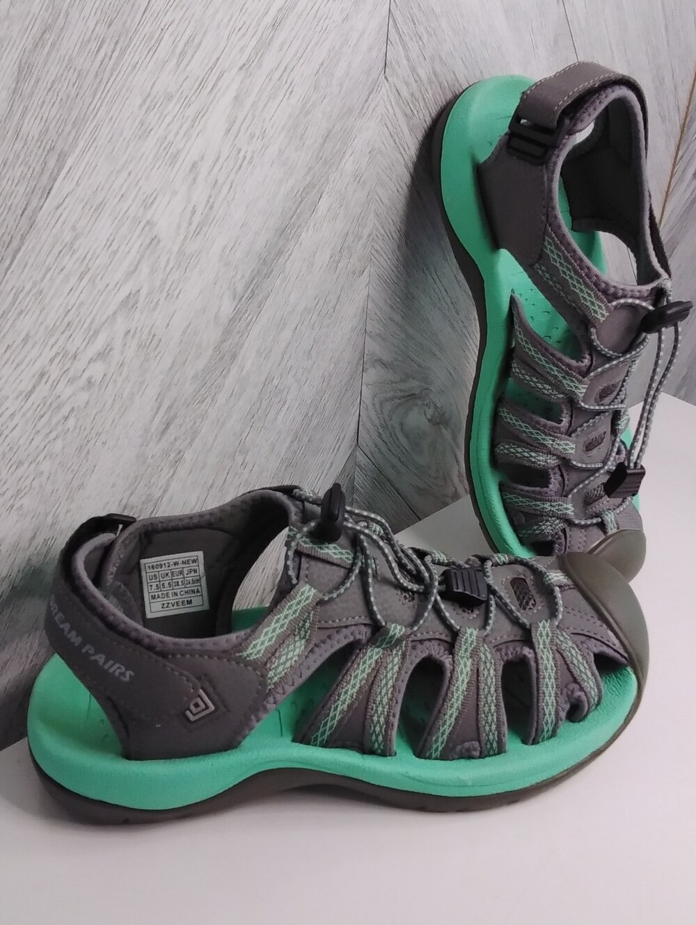 Dream Pairs Women's Hiking Summer Outdoor Sport Athletic Sandals Sz: US 7.5 Grey
